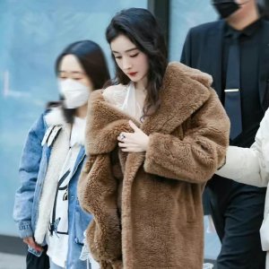 Max Mara 折扣升级大降价！羊羔马甲$762