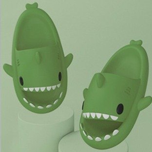 绿色鲨鱼拖鞋
