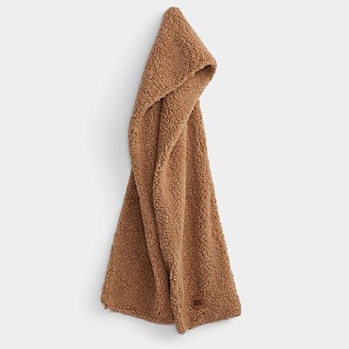 棕色毛绒围巾