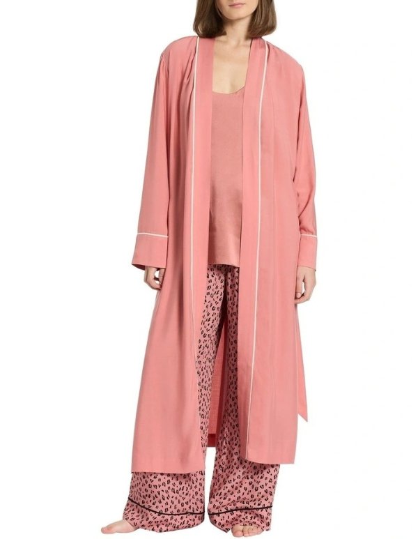 粉色睡袍