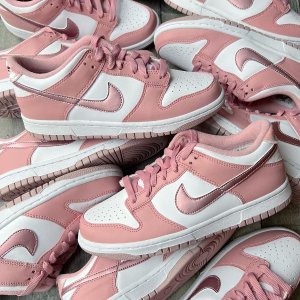 Nike Dunk 粉色红丝绒即将发售 酷似天价情人节联名