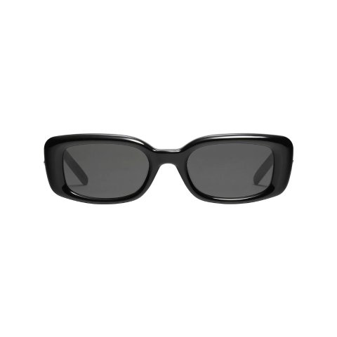 Loti 01 Sunglasses in Black Loti 01 235.00 超值好货| 北美省钱快报