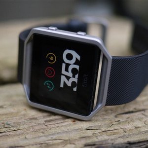 Fitbit Blaze 智能健身手表 黑色 带心率检测