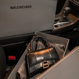 Balenciaga 爆款好价专场 收沙漏包、机车包、老爹鞋等明星款