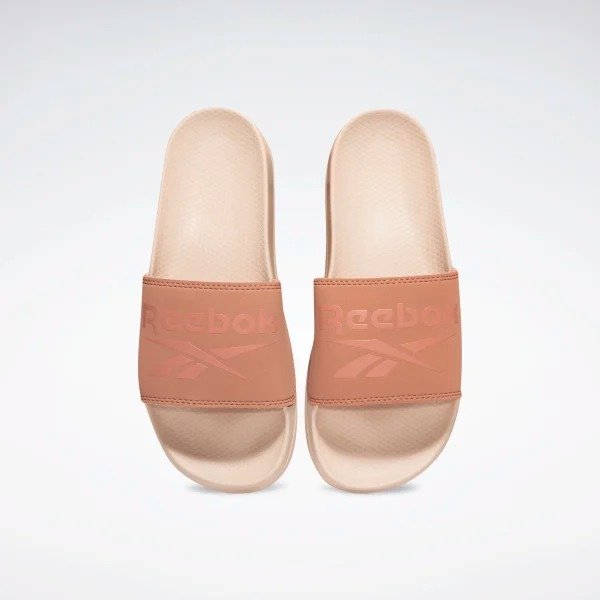 珊瑚粉拖鞋