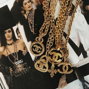 Vestiaire Collective 中古首饰爱好者天堂 收Chanel、Dior logo耳环