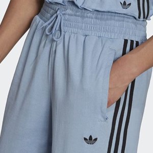 Adidas 三叶草雾霾蓝女士运动裤 经典三条杠设计