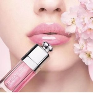 上新：Dior 首度推出润唇釉 果冻刷头+水嫩婴儿粉 润唇及润色双效果