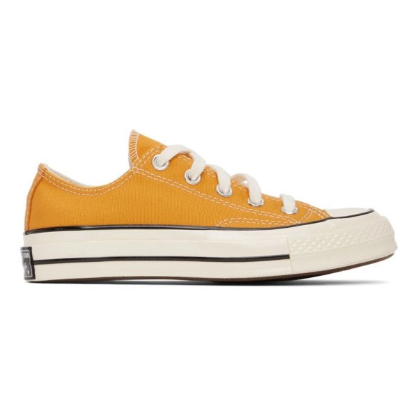 橙黄色低帮帆布鞋