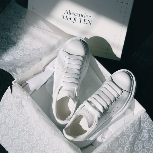 纯白小白鞋