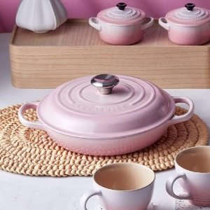 Prime Day 狂欢价：Le Creuset 封面樱花粉铸铁锅今年蕞低价