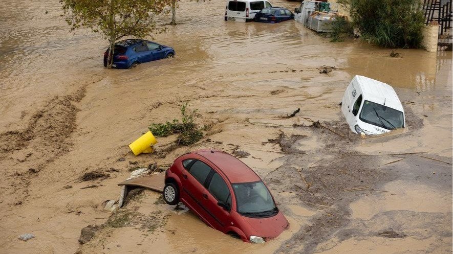 西班牙遭遇特大洪水袭击，已造成51人死亡！