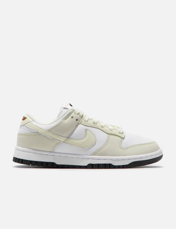 Nike Dunk Low 运动鞋