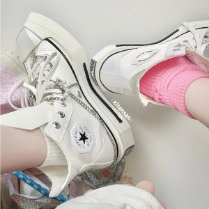 Converse霸哥定价！之前都是€120=2.5折！！图@xisansan几何款高帮 Chuck 70