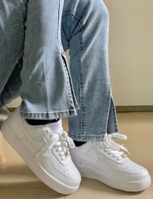 Air Force 1 小白鞋