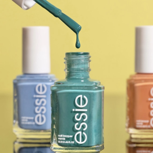 Essie 指甲油专场 €7收速干指甲油 €8收甲缘油