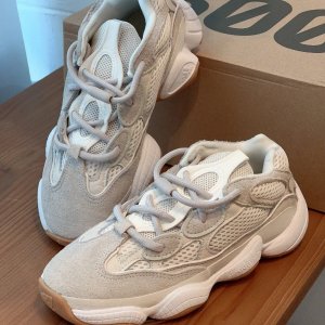 冬季打折季❄️：Yeezy 再降！ 迷雾棕350€54 爆闪满天星€153