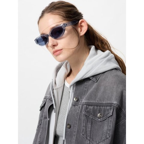 Uniqlo你说是马吉拉 我也能信科技感塑料镜框墨镜