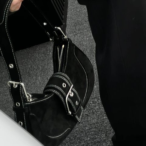 Osoi@Trome看主页Brocle 机车包