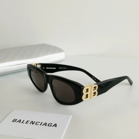 5折起+叠9折 猫眼墨镜€233Balenciaga墨镜大促🕶爆款方框墨镜€292、BB平光镜€201