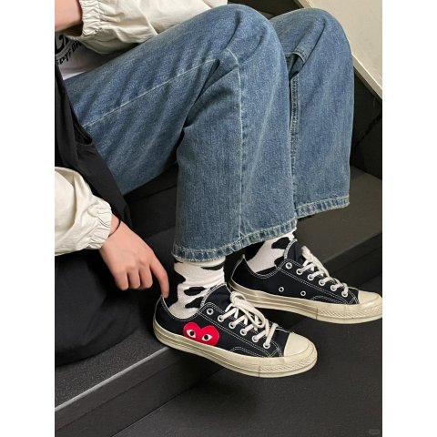 X Converse 黑色爱心低帮帆布鞋