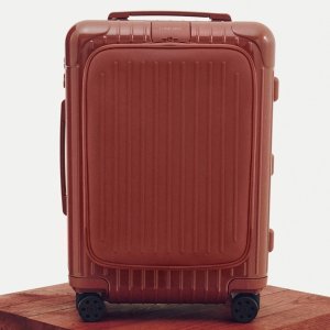 RIMOWA 官网上新 Essential Sleeve系列💻增加独立电脑隔层