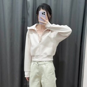 Uniqlo把Scuba的生路堵的死死的拉链短外套