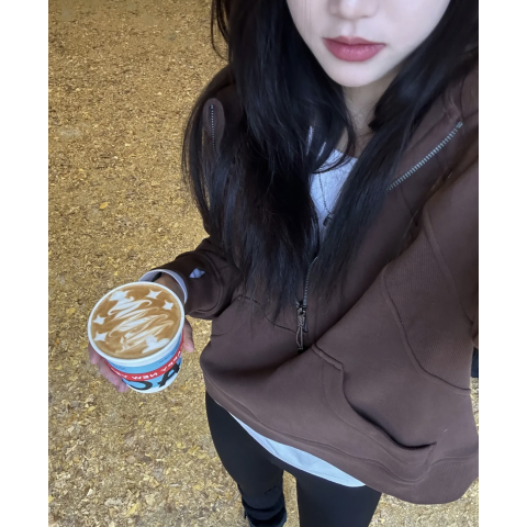 Lululemon小编超爱的颜色呜呜@丹卷卷儿Scuba 卫衣