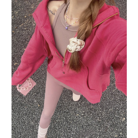 Lululemon招桃花必备！@猫同学ConnieScuba 卫衣