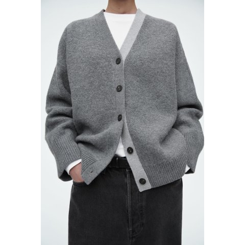 COS啊？miu家几乎一模一样！开衫