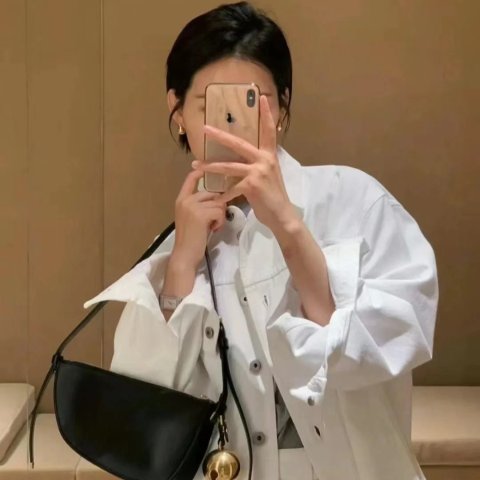 Burberry铃铛腋下包