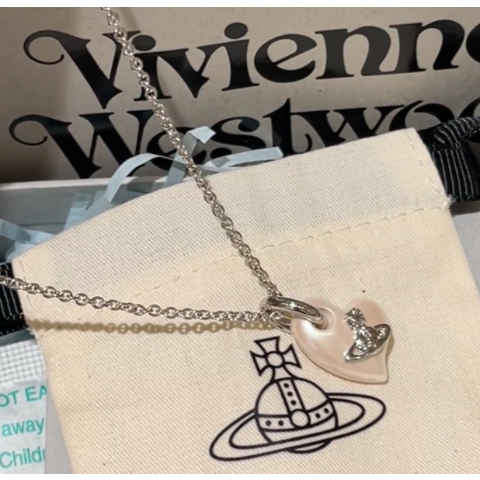 Vivienne Westwood 爱心珍珠项链