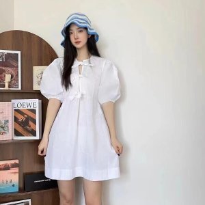 Ganni 北欧时髦少女狂甩！💐碎花上衣€78，小熊T恤€81