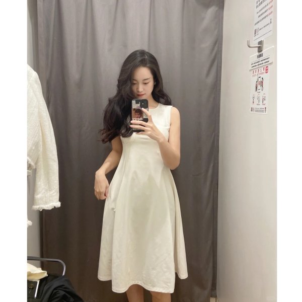 无袖连衣裙