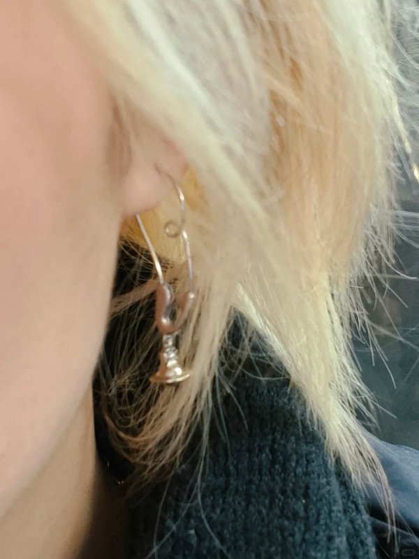 Man. Maxima large mono earring 迪克别针土星耳环单只€57.00 超