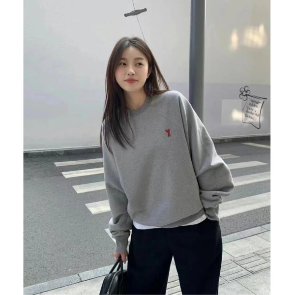 小爱心卫衣