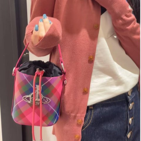 Vivienne Westwood 格纹水桶包