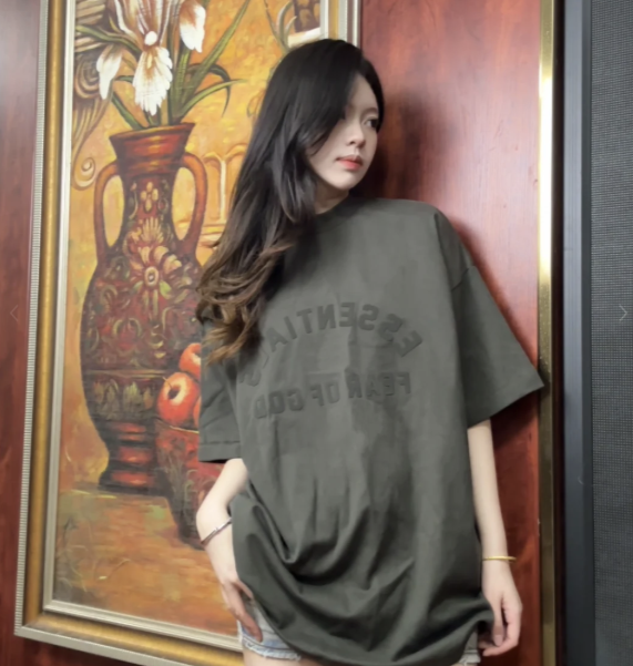 Gray Crewneck T恤