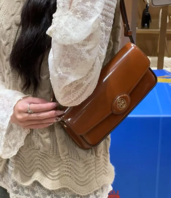Tory Burch 法棍包