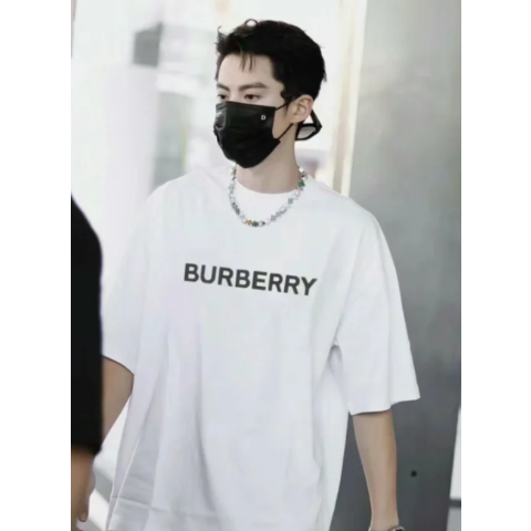 Tシャツ・カットソー Burberry SS25 Printed satin shirt (8052749 A7028) Burberry Shirt for Men SS25 | GIGLIO.COM