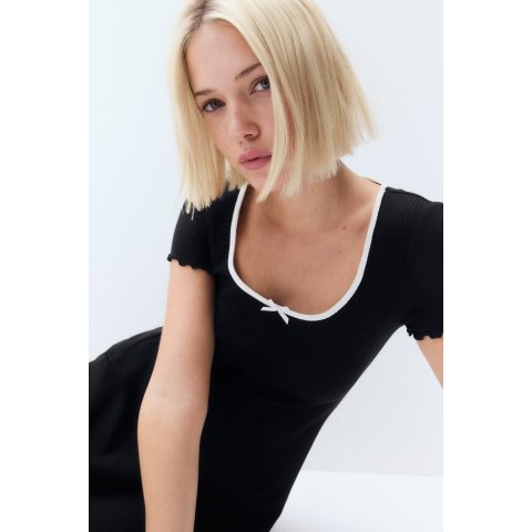 H&M小蝴蝶结连衣裙