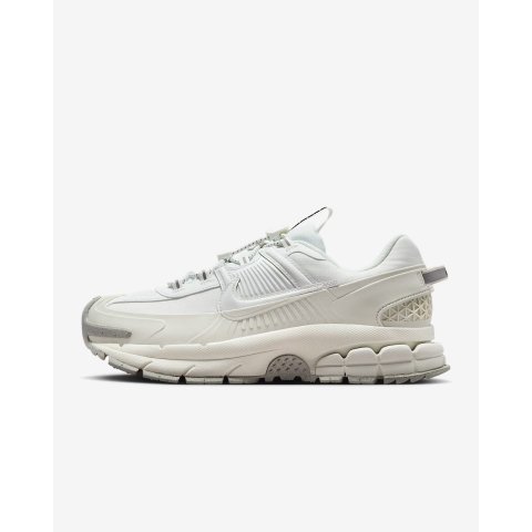 Nike Zoom Vomero Roam 运动鞋