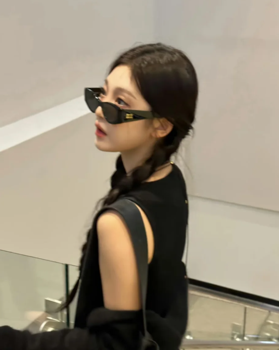 Miu Miu 猫眼墨镜
