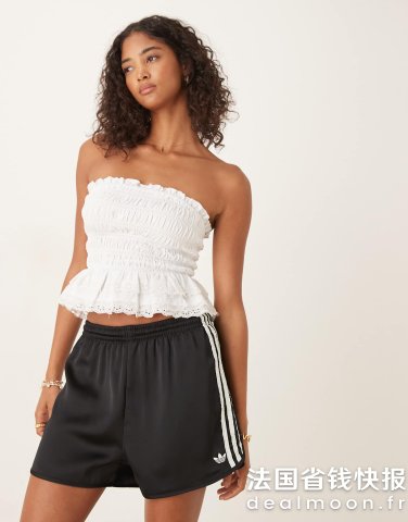 ASOSadidas Originals 缎面短裤 黑色荷叶边