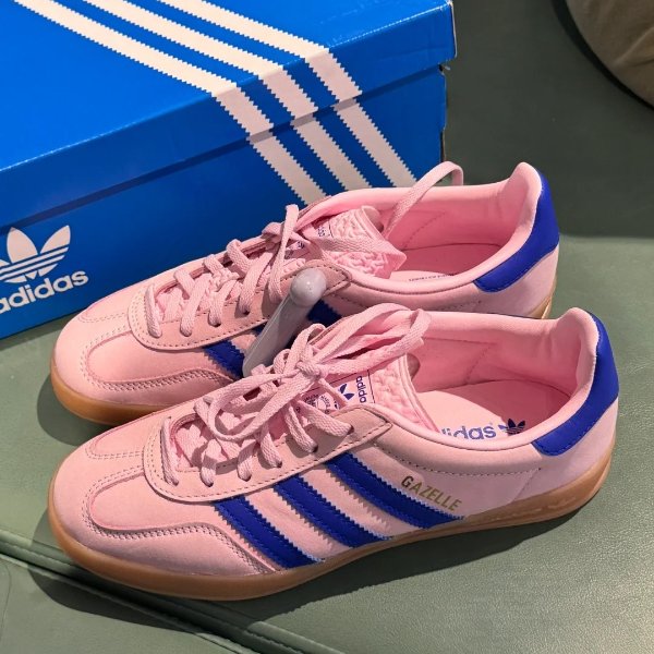 Gazelle 粉蓝色女鞋