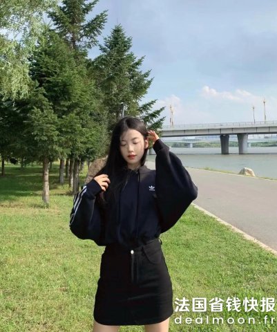 Adidas Originals 女士短款卫衣