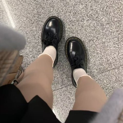Dr Martens Black Holly 厚底德比鞋
