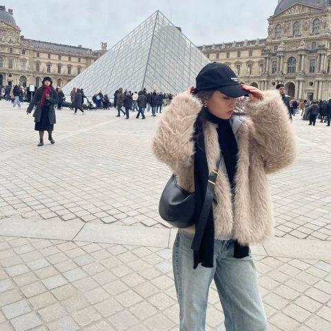 & Other Stories 羊毛混纺仿皮草夹克 米色