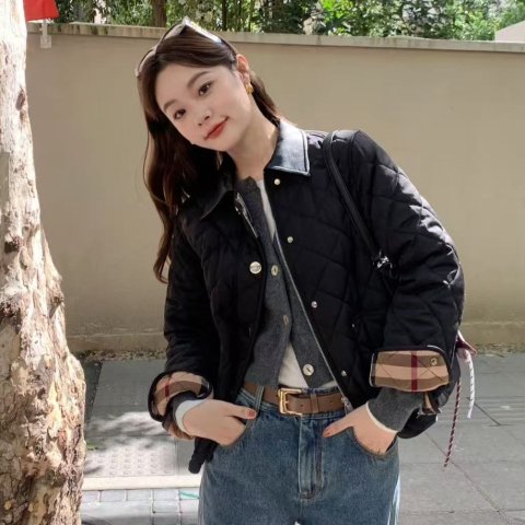 Burberry菱格夹克外套