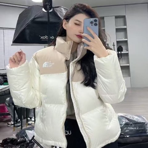  Saikuru 短款羽绒服